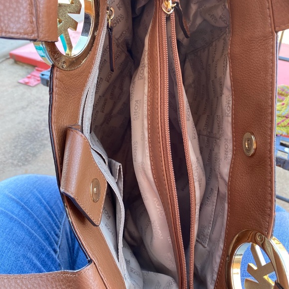 Michael Kors Tan/Caramel Leather Shoulder Bag and Wallet **WILL NOT SEPARATE** - Picture 2 of 15